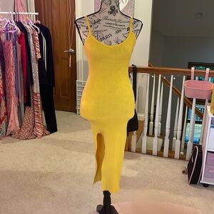 Brand New WOT Yellow Form Fitting Yellow Dress Designed by Windsor